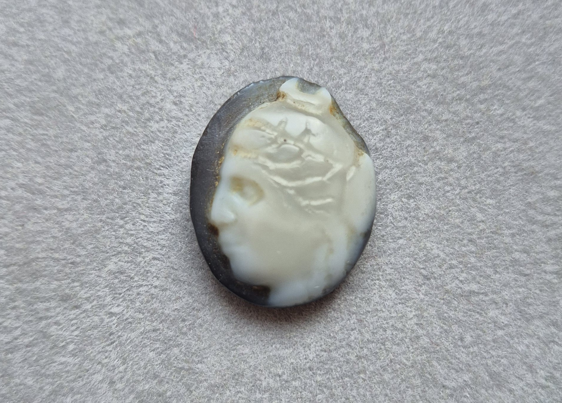 Selene Head Cameo